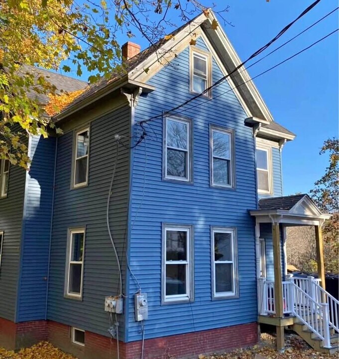 88 Western Ave in Auburn, ME - Foto de edificio