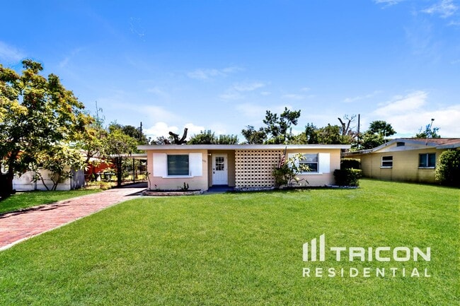 property at 5151 Flamingo Dr N