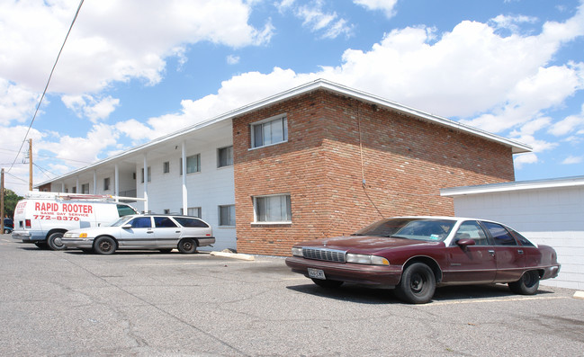 Lighthouse Apartments in El Paso, TX - Building Photo - Building Photo