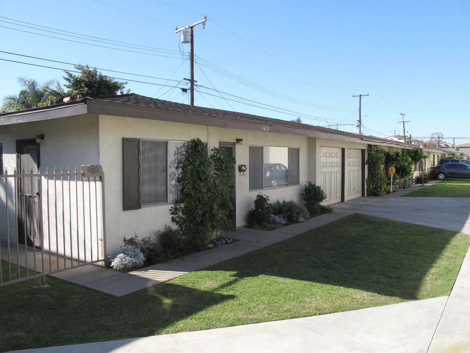 13418 Cordary Ave in Hawthorne, CA - Building Photo