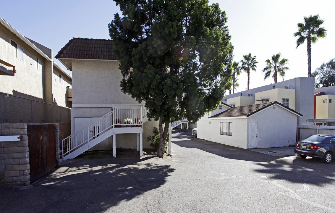 1257 E Grand Ave in Escondido, CA - Building Photo