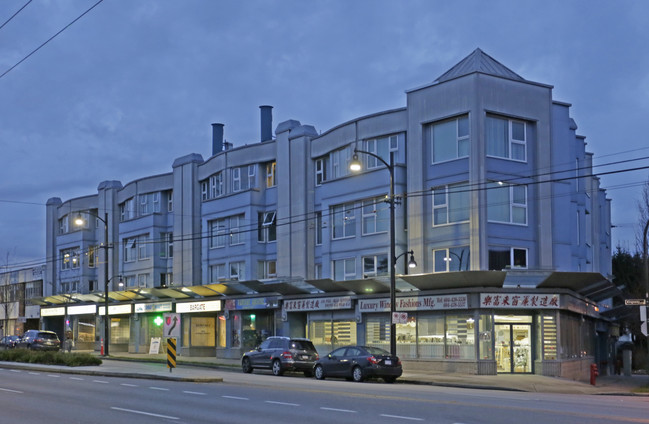 Clarendon Place in Vancouver, BC - Building Photo - Primary Photo