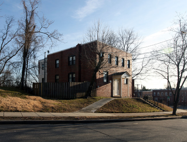 3149 Buena Vista Ter SE in Washington, DC - Foto de edificio - Building Photo