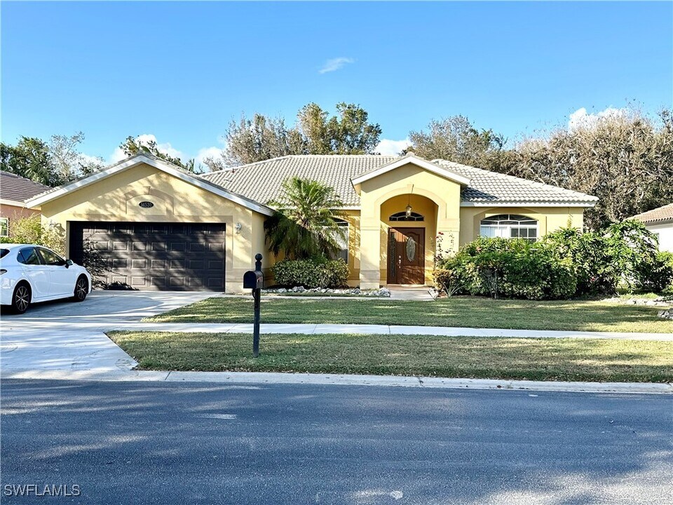 14530 Indigo Lakes Cir in Naples, FL - Building Photo