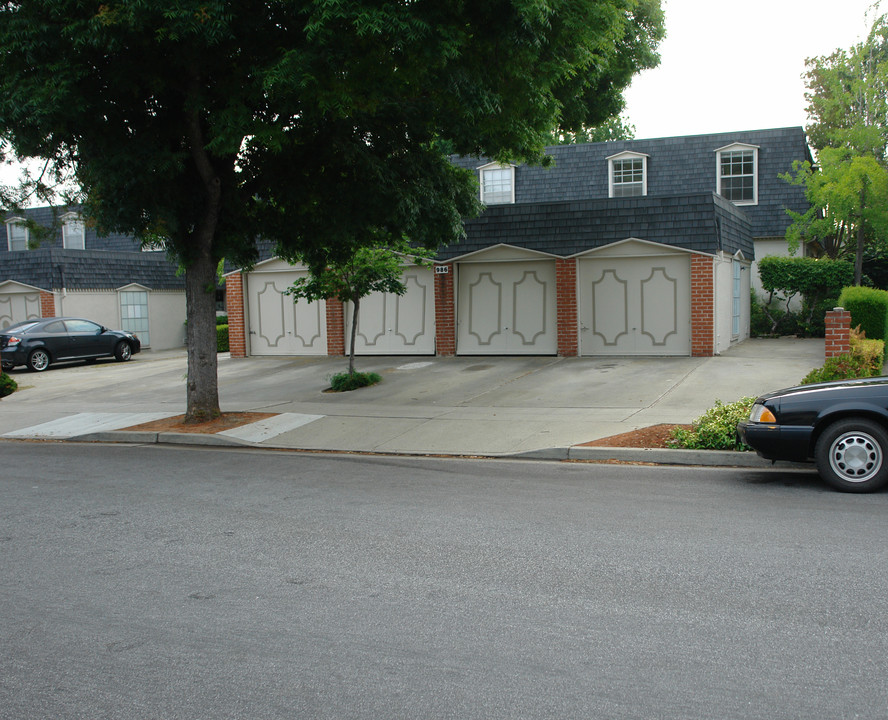 982 Mangrove Ave in Sunnyvale, CA - Building Photo