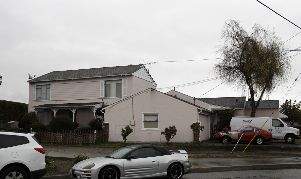 Rizzo & Lake Chabot in Castro Valley, CA - Foto de edificio