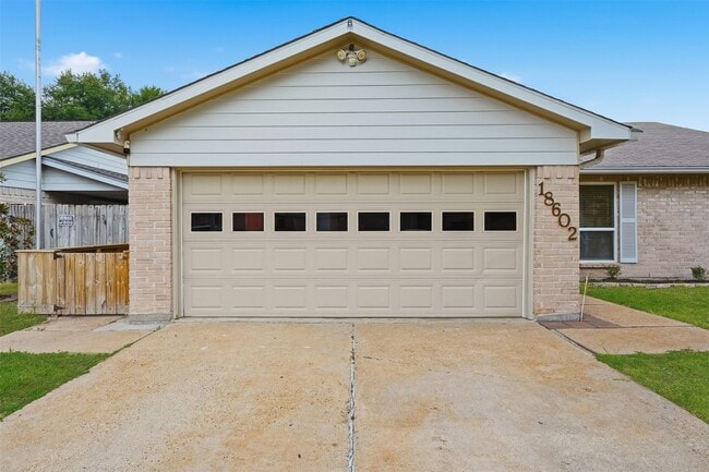 18602 Lippizaner Dr in Cypress, TX - Building Photo - Building Photo