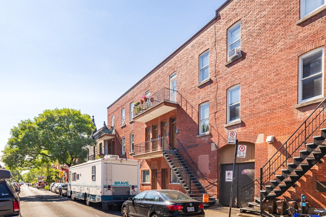 4032 De L'hôtel-De-Ville Av in Montréal, QC - Building Photo