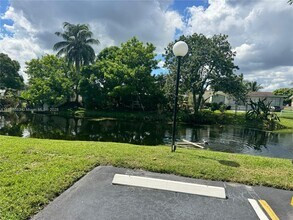 4141 NW 44th Ave in Lauderdale Lakes, FL - Building Photo - Building Photo