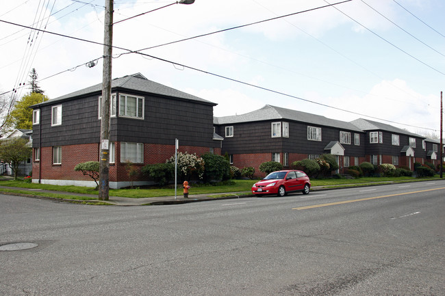 Chaffcombe Apartments in Portland, OR - Building Photo - Building Photo