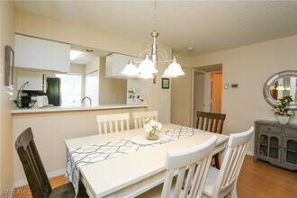 287 Quail Forest Blvd in Naples, FL - Building Photo - Building Photo