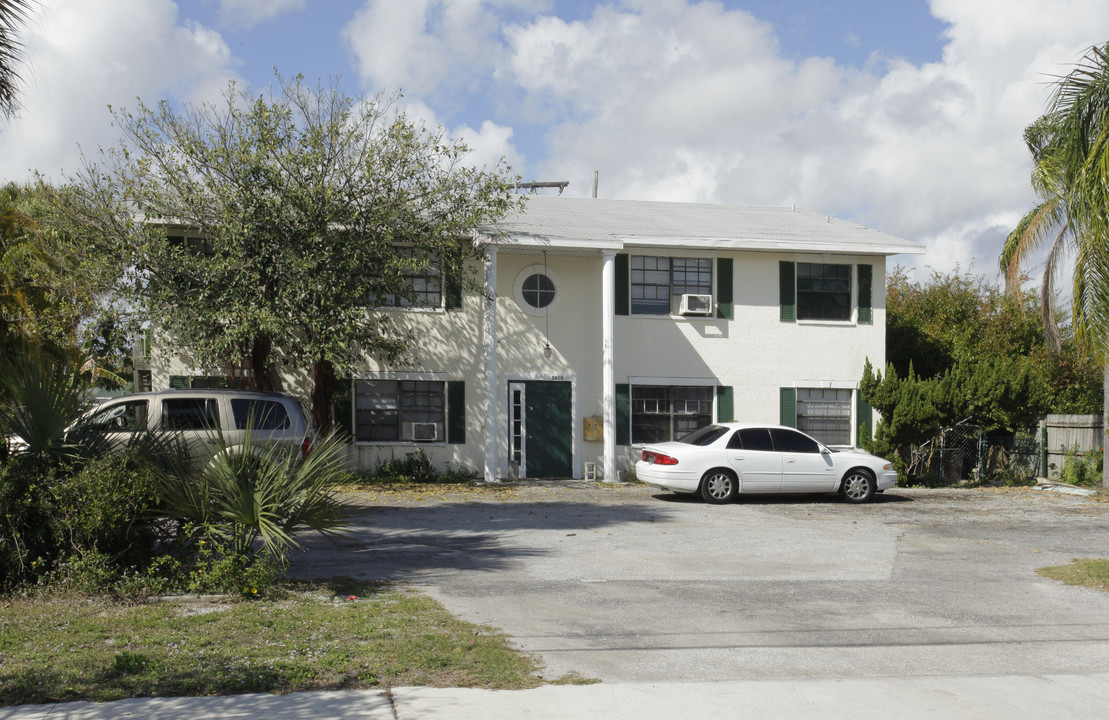 5015 N Flagler Dr in West Palm Beach, FL - Building Photo