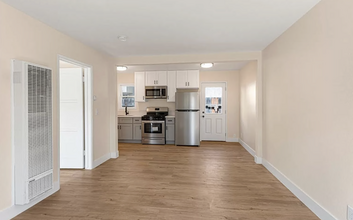 25100 Frampton Ave in Harbor City, CA - Building Photo - Interior Photo