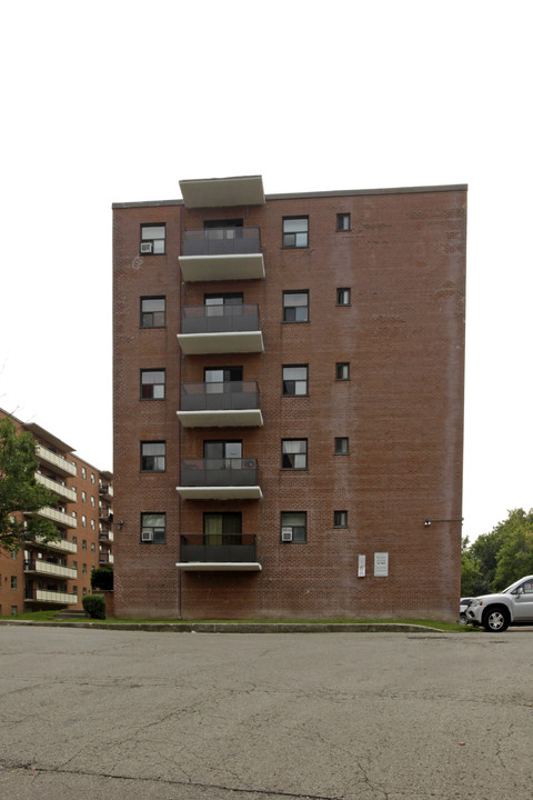 Belvedere Suites in Brampton, ON - Building Photo