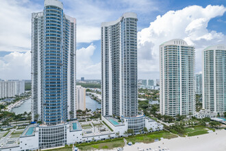 Trump Towers I in Miami, FL - Building Photo - Building Photo