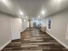 33 Crystal St in Southbridge, MA - Building Photo