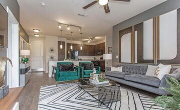 14580 Crosby Fwy in Houston, TX - Building Photo - Building Photo