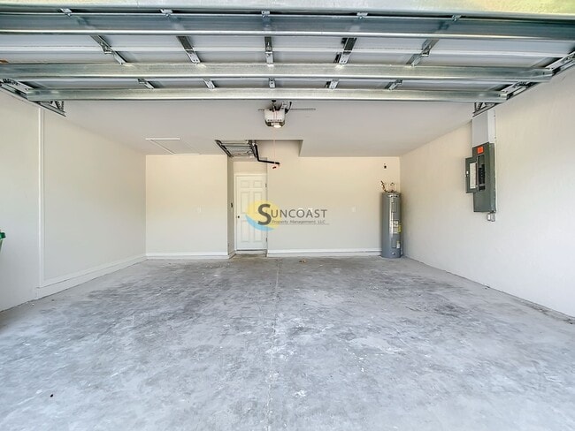 1017 NE 6th Ave in Cape Coral, FL - Building Photo - Building Photo