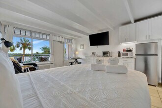 611 Destiny Dr in Ruskin, FL - Foto de edificio - Building Photo