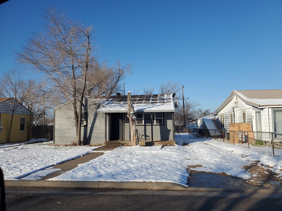 1631 N Manhattan St in Amarillo, TX - Foto de edificio