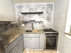 12127 Gulf Blvd in Treasure Island, FL - Building Photo - Building Photo