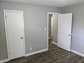 4812 Eula Cir, Unit 4812-B in Hixson, TN - Foto de edificio - Building Photo