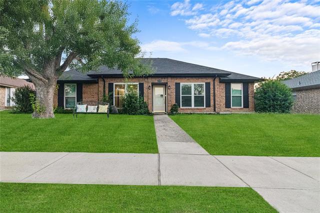 2620 Carmel Dr in Carrollton, TX - Building Photo