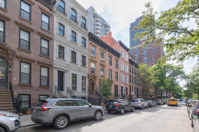 520 E 87th St in New York, NY - Foto de edificio - Building Photo