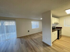 9021 E Liberty Ave in Millwood, WA - Building Photo - Building Photo