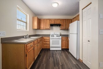 500 Highland St SE in Grand Rapids, MI - Building Photo - Building Photo