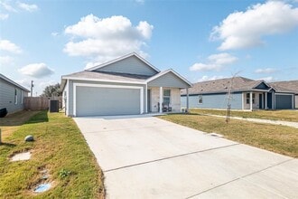 253 Free Waters in Seguin, TX - Building Photo - Building Photo