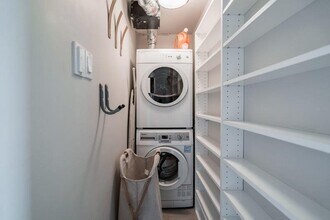 1783 Manitoba St in Vancouver, BC - Building Photo - Building Photo