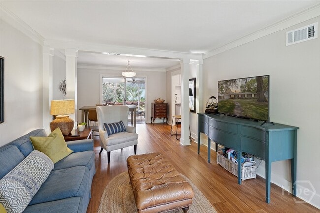 property at 32 Romney Pl