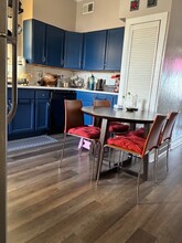 1615 W Barry Ave, Unit #3rd floor in Chicago, IL - Building Photo - Building Photo
