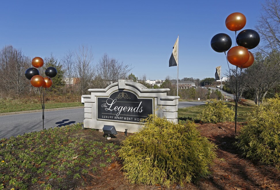 Center Crossing Apartments Hickory, NC Apartments For Rent