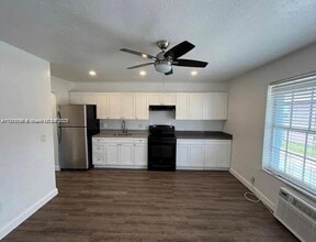 725 NW 4th Ave in Fort Lauderdale, FL - Building Photo - Building Photo
