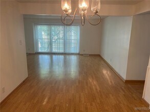 80 Carriage Dr in Orchard Park, NY - Building Photo - Building Photo