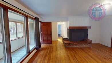 18628 S Henrici Rd in Oregon City, OR - Building Photo - Building Photo