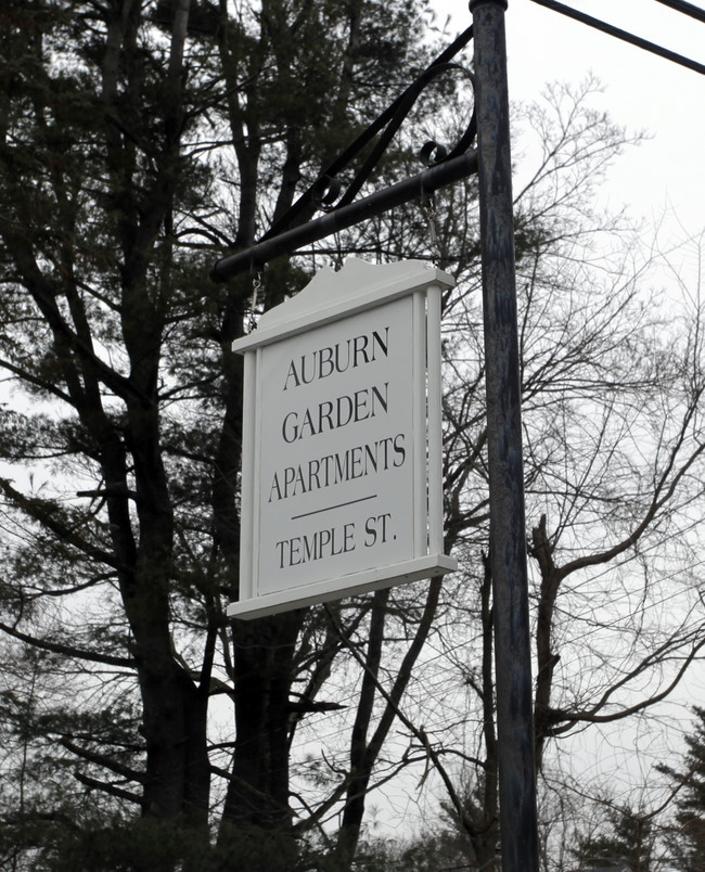 Auburn Garden Apartments in Auburn, MA - Building Photo - Building Photo