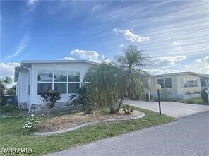 5668 Captain John Smith Loop in North Fort Myers, FL - Building Photo - Building Photo