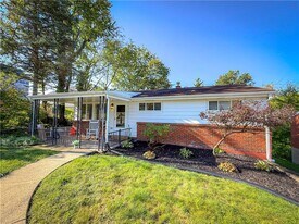 92 Claireview Dr in Carnegie, PA - Building Photo