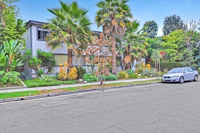 property at 827 Bay St