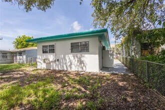 7010 NW 5th Pl in Miami, FL - Building Photo - Building Photo