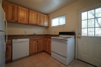 1912 Cascade Ln in Colorado Springs, CO - Building Photo - Building Photo