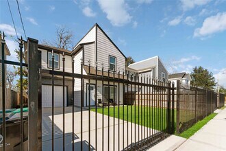 9711 Beckley St in Houston, TX - Building Photo - Building Photo