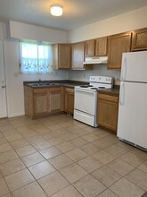 354 W Douglas St, Unit 354 in Knoxville, IL - Building Photo - Building Photo