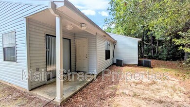 8264 Continental Dr in Myrtle Grove, FL - Building Photo - Building Photo