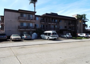 Embassy Apartments in San Diego, CA - Building Photo - Building Photo