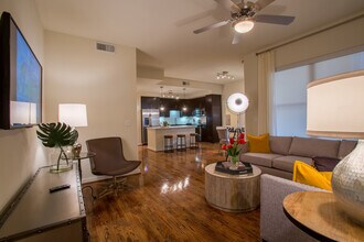 800 Smith St in Houston, TX - Building Photo - Building Photo