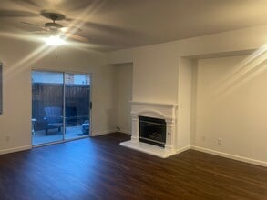 1237 W Spruce Ave, Unit 1237 in Fresno, CA - Foto de edificio - Building Photo